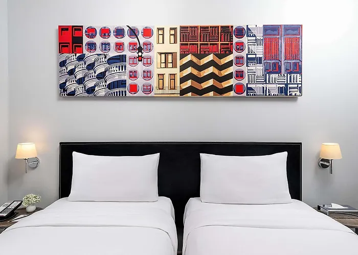Ibis Sukhumvit 24 מלון
