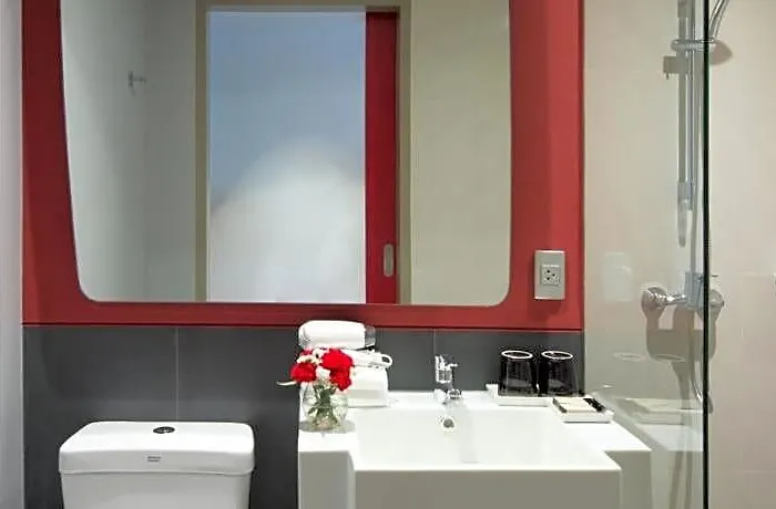 Ibis Sukhumvit 24 Hotel