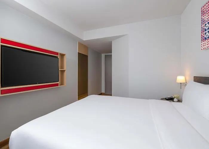 Ibis Sukhumvit 24 Hotel